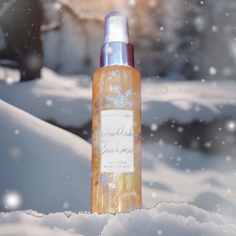 Snowflakes and Cashmere Diamond Shimmer Mist 4.9 oz